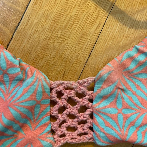 Posh Pua Binki Top size medium - Picture 2 of 4